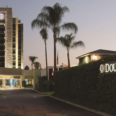Отель Doubletree By Hilton Monrovia - Pasadena Area Экстерьер фото