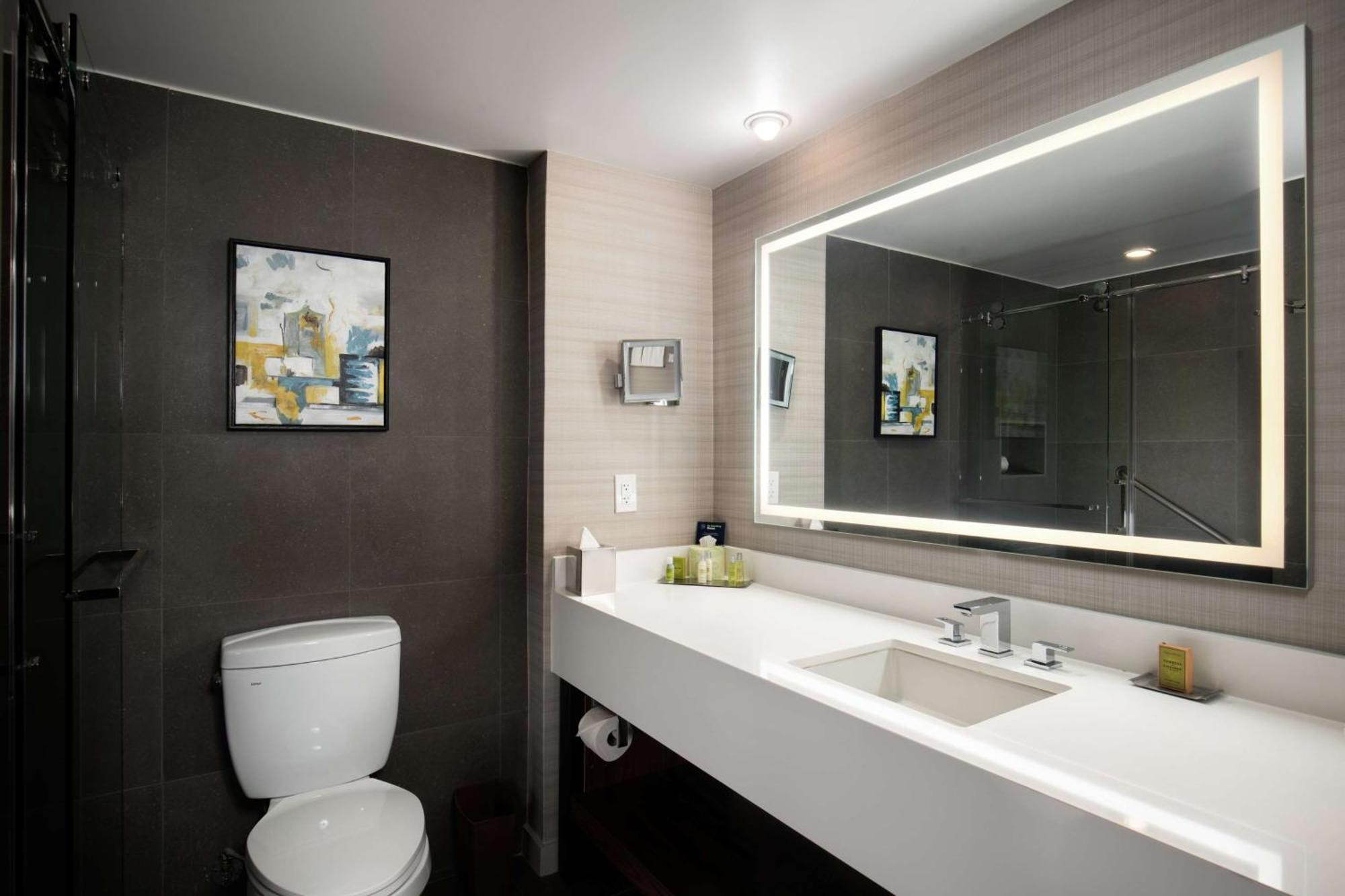 Отель Doubletree By Hilton Monrovia - Pasadena Area Экстерьер фото