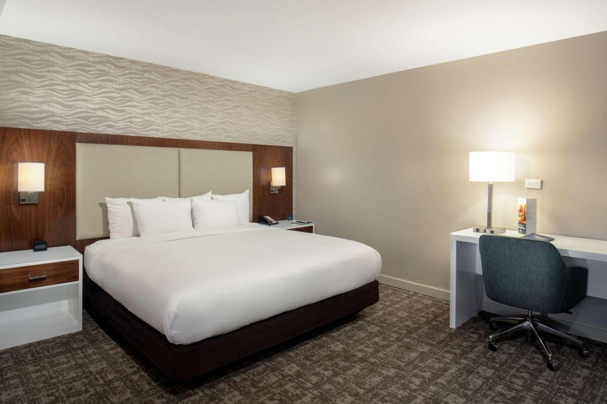 Отель Doubletree By Hilton Monrovia - Pasadena Area Экстерьер фото