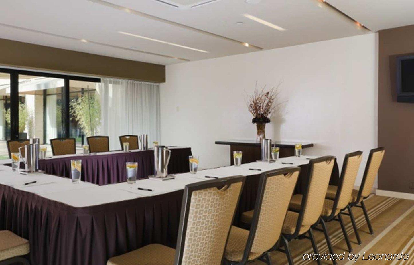 Отель Doubletree By Hilton Monrovia - Pasadena Area Бизнес фото