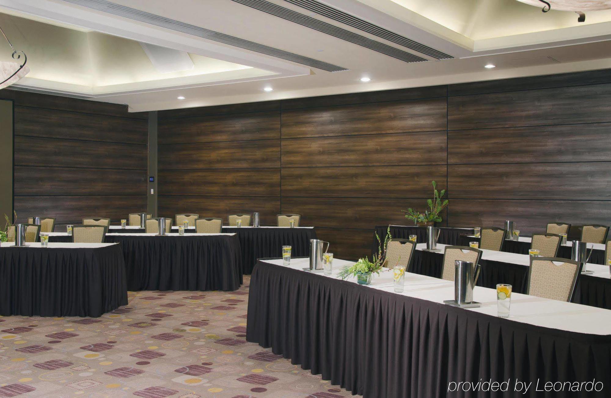 Отель Doubletree By Hilton Monrovia - Pasadena Area Бизнес фото