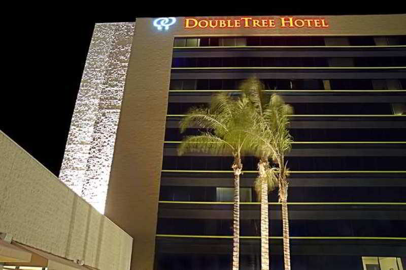 Отель Doubletree By Hilton Monrovia - Pasadena Area Экстерьер фото